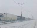 Снег, ДТП и пробки из большегрузов: обстановка на платной трассе М-4 "Дон" 