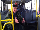 Пассажиры в Новороссийской маршрутке возмутили своими разборками присутствующих 