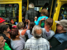 "100 человек на Шесхарис": новороссийцам не хватает троллейбусов и маршруток 