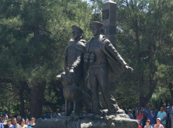 Новороссийские офицеры и ветераны приняли участие в открытии памятника пограничникам