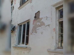 Дом рушится на глазах: управляющая компания обманула новороссийцев 