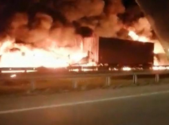 По дороге из Новороссийска в Краснодар ночью пылали пожары