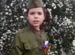 «От слёз и крови мёртвая земля». Милана эмоционально прочла строки о войне