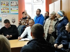 «Если вам наплевать на проблемы людей, освобождайте кабинет», - новороссийцы возмущены до предела