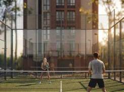 В Новороссийске реализуют жилой проект с первым открытым кортом для падел-тенниса 