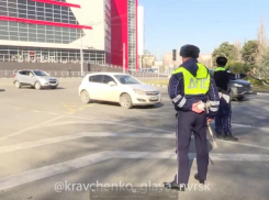 «Девчата, имейте в виду»: на улицах города водительниц авто массово останавливают сотрудники ГИБДД