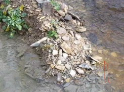 Ядовитый фильтрат с Щелбы отравляет реки Новороссийска даже в ясную погоду