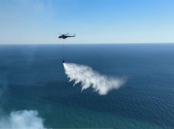 Лесной пожар в Краснодарском крае тушит авиация МЧС