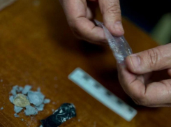 Женщину с наркотиками в кармане задержали в Новороссийске