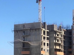 16 соток, башенный кран, подпись о согласии, горячие трубы  – топ-4 хороших новостей недели для брошенных КЖС дольщиков Новороссийска