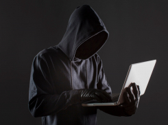 Обрабатывали 2 дня — мошенники похитили 285 000 у новороссийца