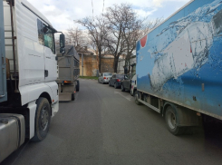 «Сил нет никаких!»: новороссийцы находятся «на грани» из-за большегрузов