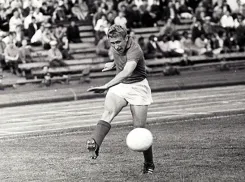 Открыл Дениса Попова и Артёма Дзюбу, спасал  новороссийский «Черноморец» от вылета: сегодня родился Владимир Федотов