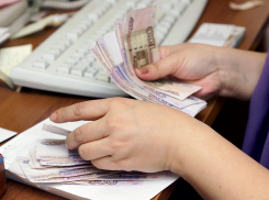 Кому на Руси жить хорошо: сотрудники каких отраслей в Новороссийске получают больше всех