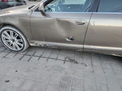 На Золотой Рыбке в Новороссийске повредили автомобиль и скрылись: водитель ищет виновного