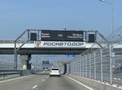 На Крымском мосту ограничили провоз топлива в крупных ёмкостях