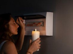 Третий день жители Новороссийска сидят без света