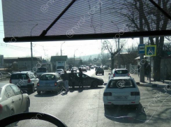 По дороге в Новороссийск перекрыто две полосы движения