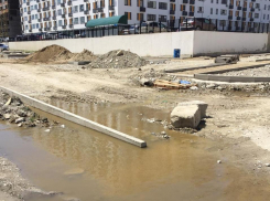 Южный район Новороссийска продолжает тонуть в нечистотах