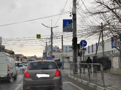 Сломанный светофор на Кутузовской «изводит» новороссийцев