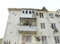 Новороссийцам из дома, пострадавшего во время атаки, предложили временное жилье