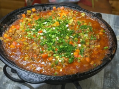 Готовим на мангале: Говядина с овощами