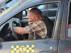 В Новороссийске жертвами мошенника стали доверчивые люди и таксисты