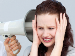 Долбят каждый вечер: жители многоэтажки Новороссийска страдают из-за музыкальной студии 