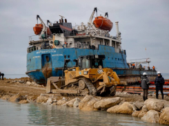 Риск утечки: в Черном море провели пробную откачку мазута с танкера «Волгонефть»