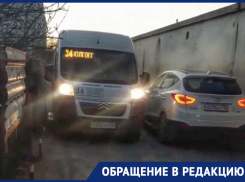 «Каждый раз мы переживаем за свою жизнь»: новороссийцы об узком проезде в 13-м микрорайоне