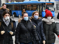 МЧС не рекомендует носить медицинскую маску на улице
