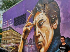 Поклонникам Владимира Высоцкого: в одном из дворов Новороссийска появился портрет великого музыканта