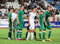 Новороссийский «Черноморец» оштрафован и условно лишен стадиона