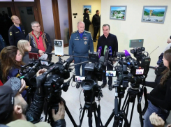 Жара еще держится: глава МЧС Куренков заявил об остановке утечек нефти в Туапсе