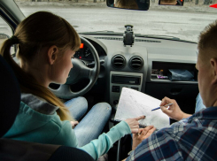 Правда или миф: новороссийцы смогут водить машину с 16 лет 