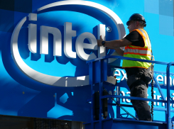 Компания Intel останавливает предпринимательскую деятельность в России