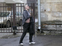 Новороссийец разгуливал по улицам с наркотиками в гипсе