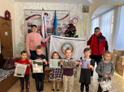 Сироты из Луганска получили подарки от управляющей компании Новороссийска 