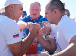 Артисты, спортсмены, мастера и просто нефтяники!