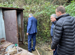 Канализация беспокоит новороссийцев в ЖК «Парковый» и на Анапском шоссе