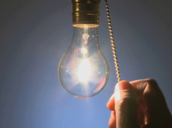 Ни дня без отключений: в домах новороссийцев снова погас свет 