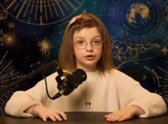 Звезды сегодня в хорошем настроении, рассказала юная телеведущая Элина Токарчук