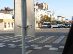 Безопасность, регламентированная ГОСТами: есть ли нарушения с дорожными щитами в Новороссийске