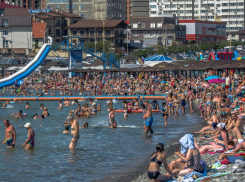 Туристы «расхватывают» места в отелях на Черном море