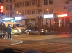 Новороссийцу стало плохо за рулем автомобиля