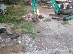 Новороссиец потушил огонь оригинальным способом