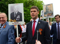 Вице-спикер ЗСК Сергей Алтухов прошел в «Бессмертном полку» Новороссийска