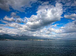 Новороссийск застрянет между холодным и теплым фронтами