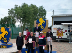 7 золотых медалей привезли новороссийские жокеи 