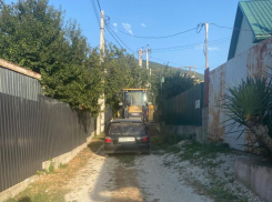 А у нас в проулке газ! Ближе, чем разрешено документацией, компания прокладывает газовую трубу в Новороссийске